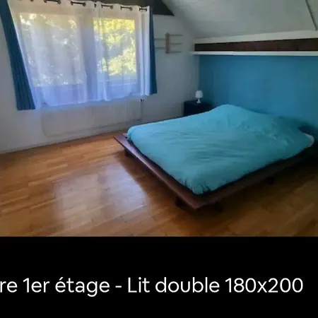 Avec Grand Jardin, Proche Du Centre-ville Villa